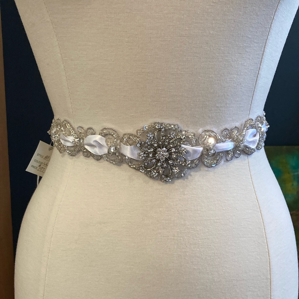Elegant Silver and Ivory Beaded Belt. Wedding, prom or graduation